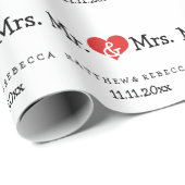 Mr. und Mrs. Red Heart Wedding Geschenkpapier (Rolleneckpunkt)