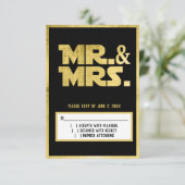Mr. und Mrs. Sci Fi Black Gold Wedding RSVP Karte (Stehend Vorderseite)