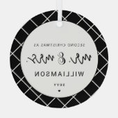 Mr. und Mrs. Second Christmas Together Elegant Ornament Aus Glas (Rückseite)