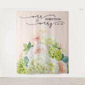 Mr. und Mrs. Wedding Backdrop Floral Pink Banner Wandteppich (Vorderseite)