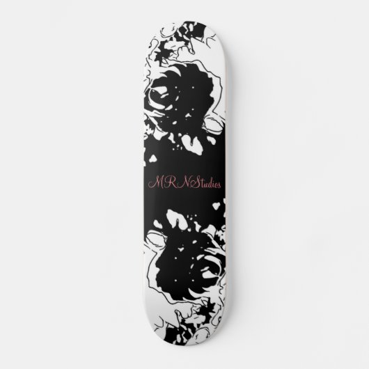 MRNStudios Blume Doodle Skateboard (Vorderseite)