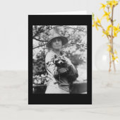 Mrs. Calvin Coolidge with her Raccoon 1923 Karte (Gelbe Blume)