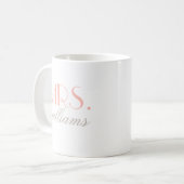 Mrs. Elegant Blush Personalisiert Wedding Monogram Kaffeetasse (Vorderseite Links)