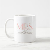 Mrs. Elegant Blush Personalisiert Wedding Monogram Kaffeetasse (Links)