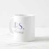 Mrs. Elegant Lila Personalisiert Wedding Monogram Kaffeetasse (Vorderseite Links)