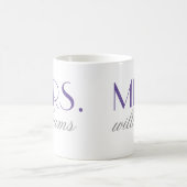 Mrs. Elegant Lila Personalisiert Wedding Monogram Kaffeetasse (Mittel)