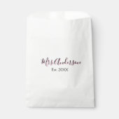 Mrs. Familienname Vorname schwarz pink est Jahr mo Geschenktütchen (Vorderseite)
