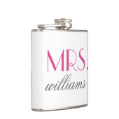 Mrs Hot Pink Moderne Hochzeit Benutzerdefinierter Flachmann (Rechts)