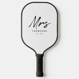 Mrs. Modern Black White Minimalist Script   Pickleball Schläger