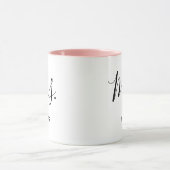 Mrs. Modern Elegant Script Monogram Wedding Tasse (Zentrum)