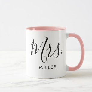 Mrs. Modern Elegant Script Monogram Wedding Tasse