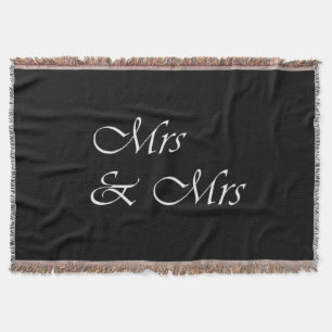 Mrs. Monogram Throw Blanket Decke