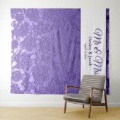 Mrs. & Mrs. Elegant Lila White Background Wandteppich (Beispiel (Horizontal))