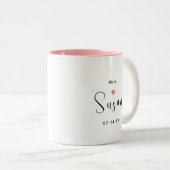 Mrs. Personalisiert Black Script Name Wedding Zweifarbige Tasse (VorderseiteRechts)