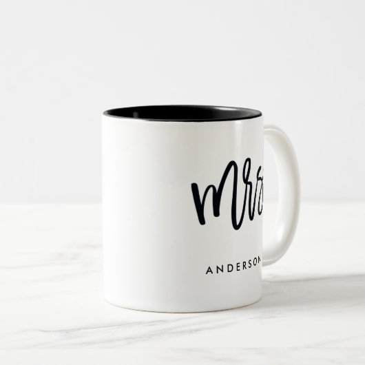 Mrs.Trendy Skript personalisiert Zweifarbige Tasse (VorderseiteRechts)