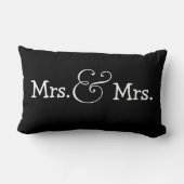 Mrs. und Mrs Two Brides Wedding Gift Lendenkissen (Rückseite)