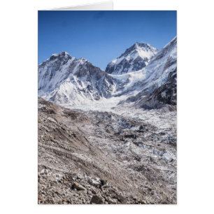 Mt Everest u. niedriges Lager in Snowyhimalajaberg