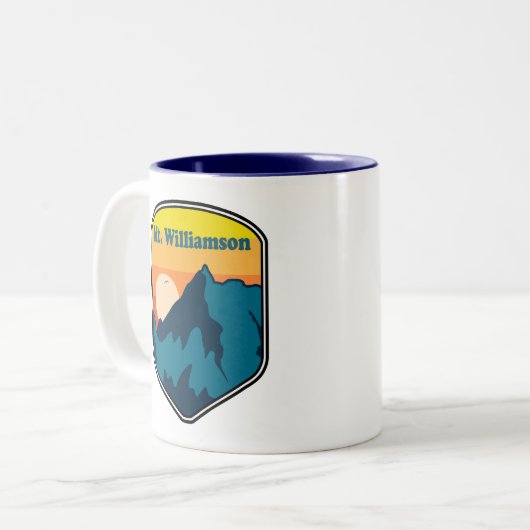 Mt. Williamson California Sunrise Zweifarbige Tasse (Vorderseite Links)
