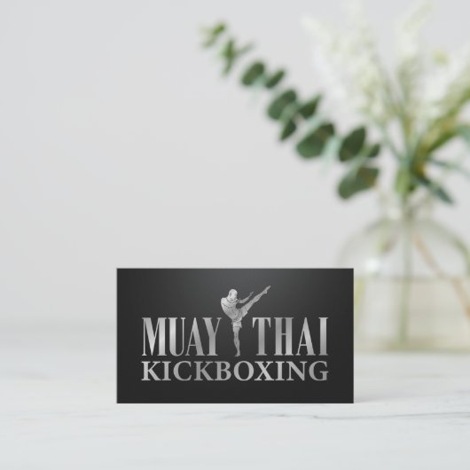 Muay Thai und Kickboxing Coach - Silver Metallic Visitenkarte (Stehend Vorderseite)