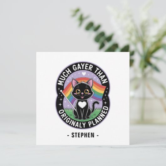 Much Gayer - Funny Niedlich Black Cat LGBTQ Prix (Stehend Vorderseite)