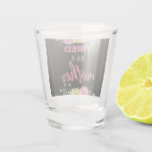müde als Mutter Schnapsglas (Rückseite)