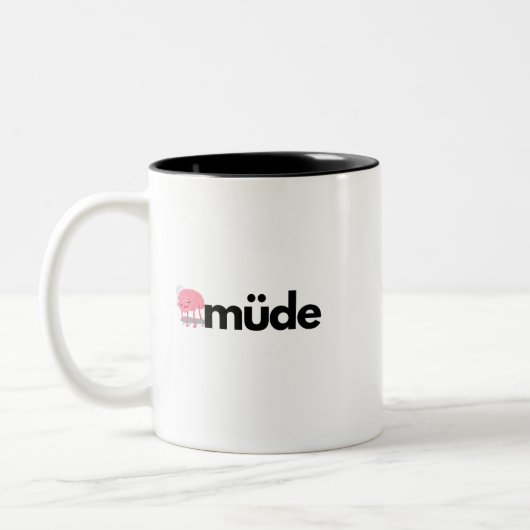 Müde – Minimalist German Word Funny Coffee Mug Zweifarbige Tasse (Links)
