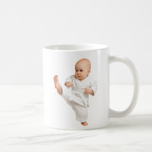 Mug Karateka in seinem weißen Kimono. Kaffeetasse