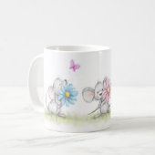 Mug with three Mice Holding pretty flowers Kaffeetasse (Vorderseite Links)