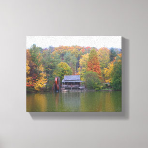 Mühle an einem See im Herbst Leinwanddruck
