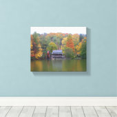 Mühle auf einem See im Herbst Leinwanddruck (Insitu (Holzboden))