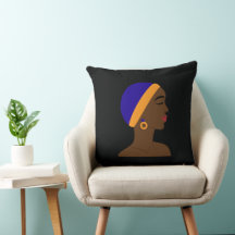 Mujer africana de perfil con gorro azul y amarillo