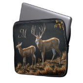 Mule Deer Buck & Doe Monogram Laptopschutzhülle (Vorderseite Links)