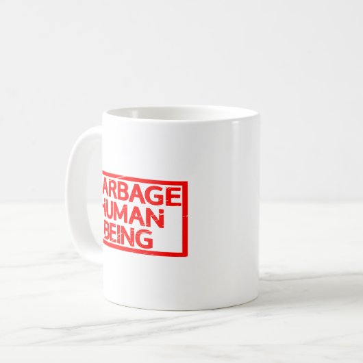 Müll Mensch als Briefmarke Kaffeetasse (Vorderseite Links)