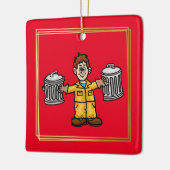 Müllmann, der zwei Dosen Weihnachtsschmuck hält (Links)