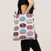 Multi-colored donuts hand drawn seamless pattern.  tasche (Von Nahem)