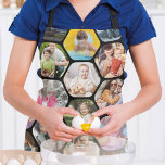 Multi Foto Collage Einfaches modernes Hexagon-Must Schürze<br><div class="desc">Multi Foto Collage Simple Modern Hexagon Honeycomb Muster Personalisiert Kitchen Apronsbietet eine Foto Collage Ihrer Lieblings-Fotos in einer Hexagon-Form. Perfekt für Geschenke zum Geburtstag,  Weihnachten,  Muttertag,  Vatertag,  Großeltern,  Bruder,  Schwester,  beste Freundin und mehr. FOTO TIPP: Zentrieren Sie Ihre Fotos vor dem Hochladen nach Zazzle. Entworfen von ©Evco Studio www.zazzle.com/store/evcostudio</div>