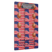 Multiamerikanische Flaggen, Basketballtrainer Dank Klemmbrett (Rechts)