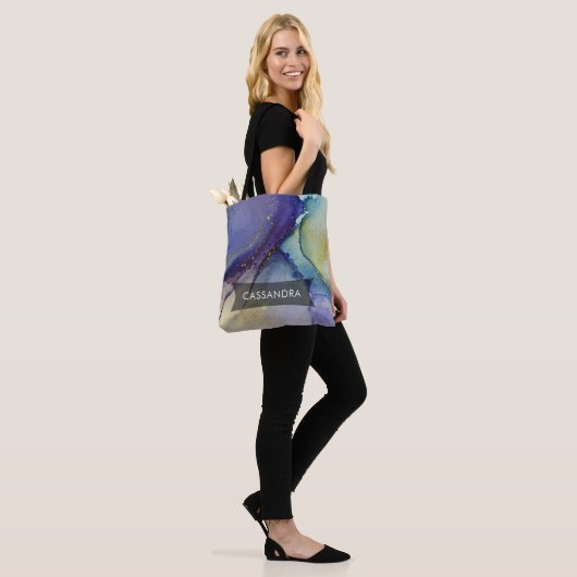 Multicfarbene Abstrakte flüssige Kunst & Gold Tasche (Am Model)