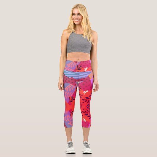 Multicolor abstrakte Blumenkolorkunst Capri Leggings (Vorderseite)