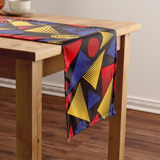 Multicolor-Dreieck-Muster Kurzer Tischläufer (Beispiel)