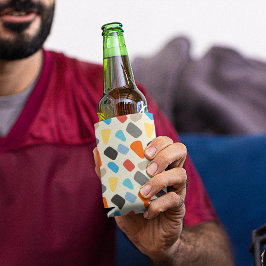 Multicolor-Kieselsteine im weißen Hintergrund Dosenkühler