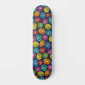 Multicolor Kiwi Muster Skateboard (Vorderseite)