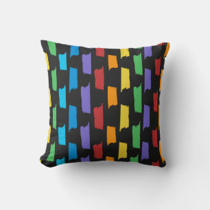 Multicolor-Muster auf schwarz Kissen