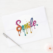 Multicolor-Textdesign lächeln Runder Aufkleber (Umschlag)