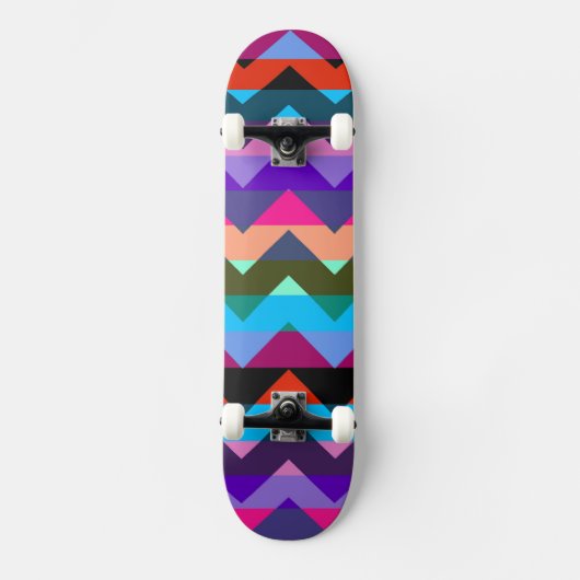 Multicolor Zickzack Zigzag Streifenmuster Skateboard (Vorderseite)