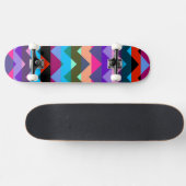 Multicolor Zickzack Zigzag Streifenmuster Skateboard (Horizontal)