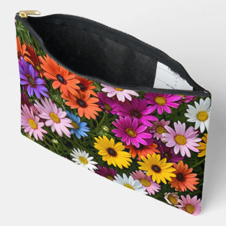 Multicolored Daisy Flowers Pouch Zubehörtasche