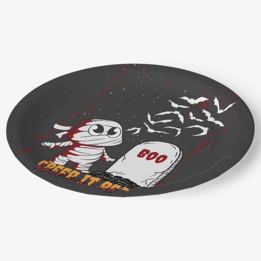 Mummy at Grave Boo Halloween Pappteller (Schrägansicht)