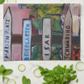 München-Bayern Viktualienmarkt mit Wegweisern Geschirrtuch (Gefaltet)