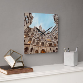 Münchener Uhr, Rathaus-Glockenspiel, Quadratische Wanduhr